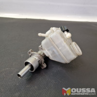 Balancing tank brake reservoir