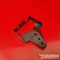 Air bag carrier holder retaining plate