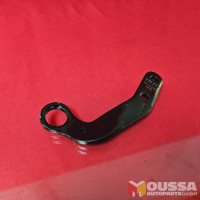Engine lifting bracket holder