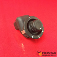 Mirror adjuster switch