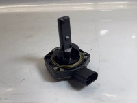 Engine oil level sensor