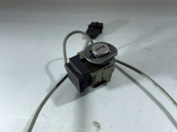 Tailgate boot lid lock barrel